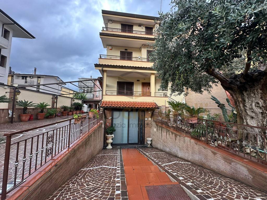 Villa a Cesa in Via Madonna dell'Olio - Foto 4