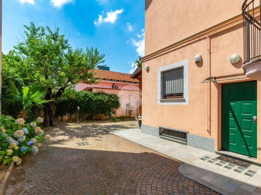 Villa a Collegno in Via macedonia, 8 - Foto 2