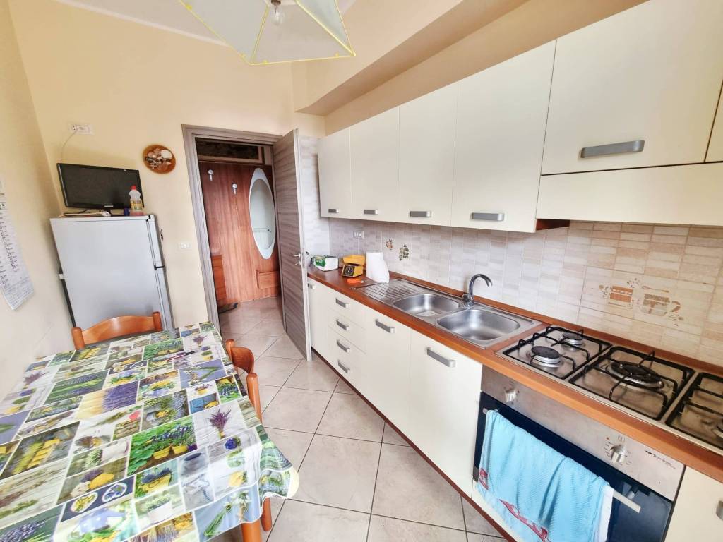 Appartamento a Avellino in Piazza Don Luigi Sturzo, 44 - Foto 4