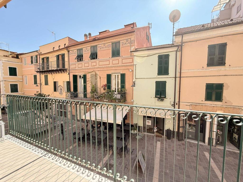 Appartamento a Finale ligure in Via Giovanni Porro - Foto 2