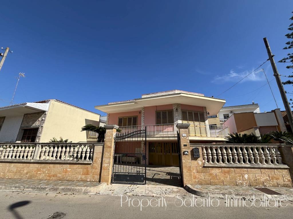 Villa a Ugento in Via Raffaello Sanzio, 14 - Foto 2
