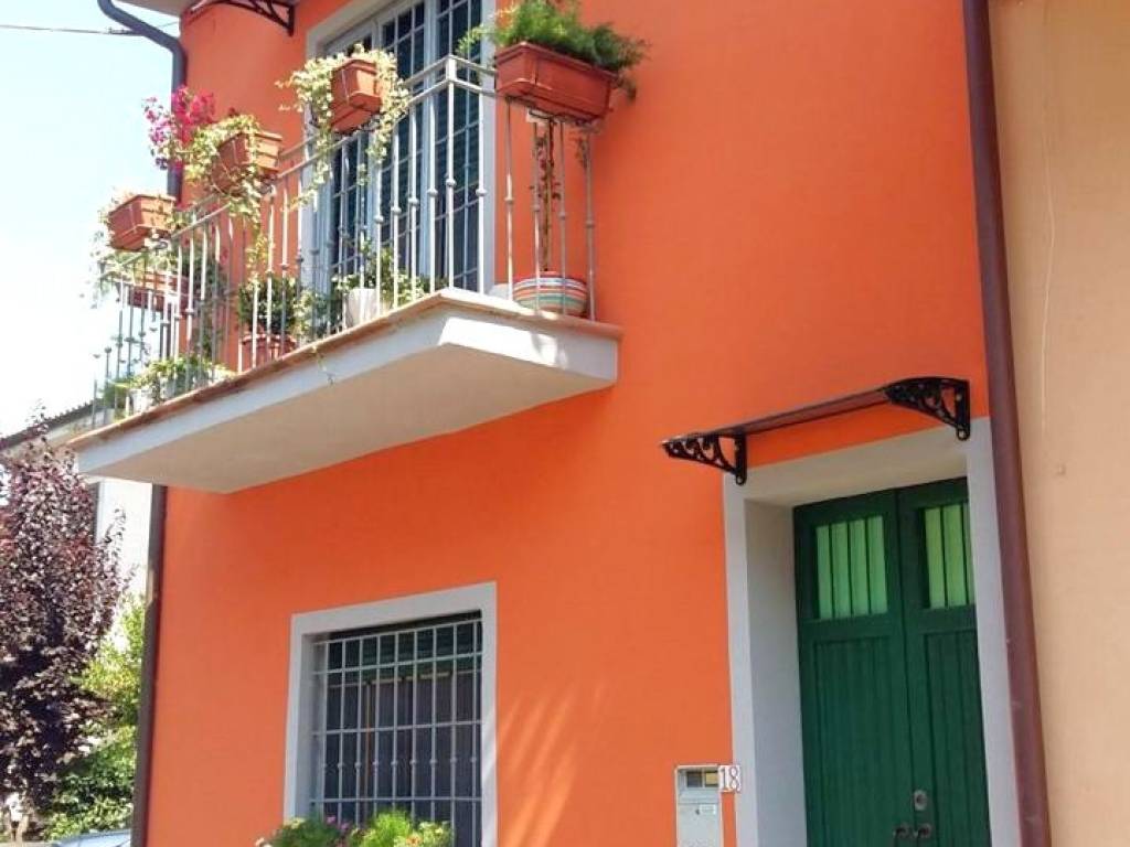Casa indipendente a Pontedera in Via Enrico Capecchi - Foto 2