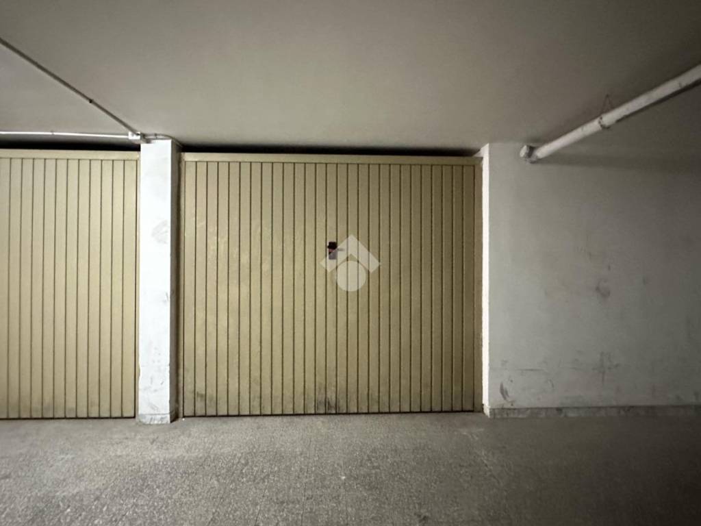 Box / garage a Bari in Via Alfredo Spilotros, 2 - Foto 2