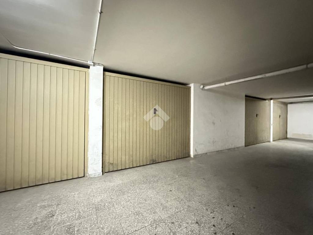 Box / garage a Bari in Via Alfredo Spilotros, 2 - Foto 5