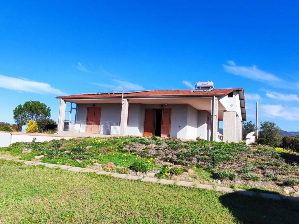 Casa indipendente a Sant'anna arresi in Via Carbonia - Foto 2