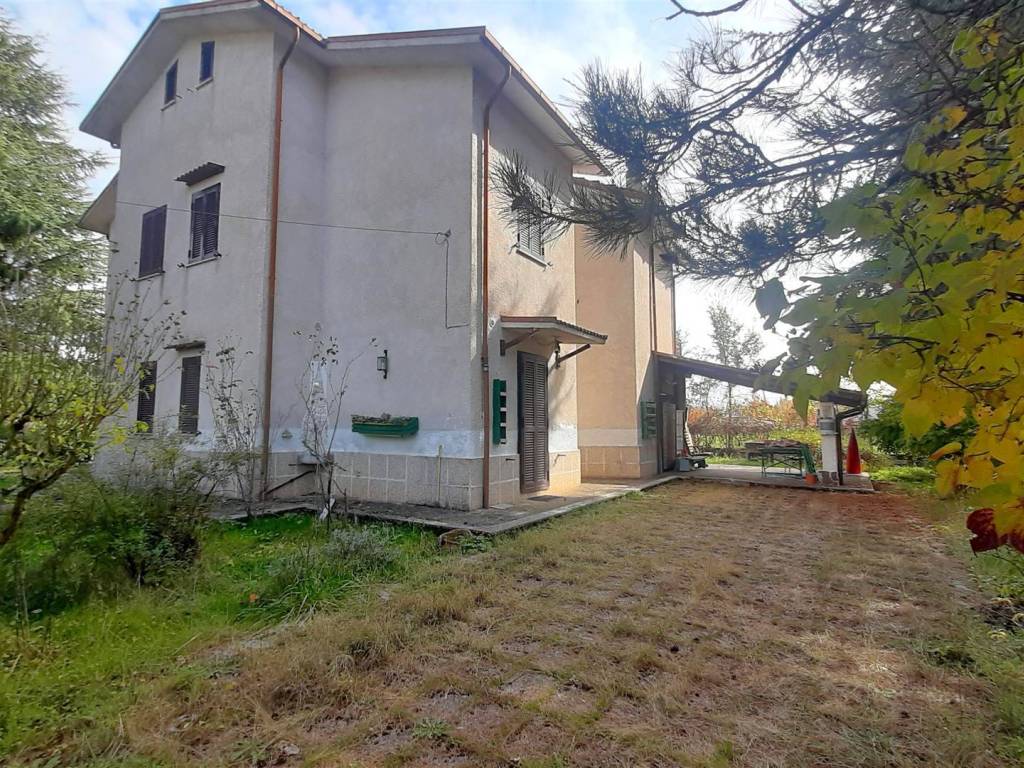 Villa a Scurcola marsicana in Via Cavour - Foto 2
