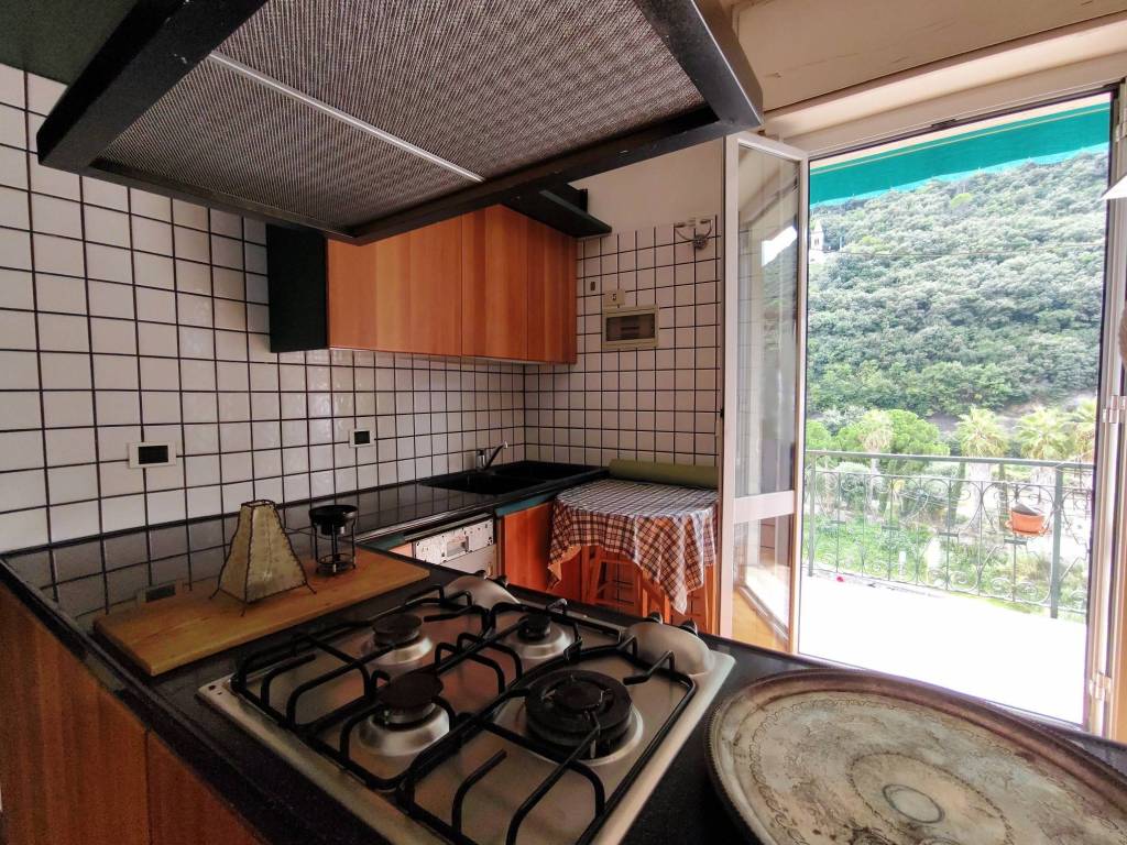 Appartamento a Finale ligure in Viale Dante Alighieri - Foto 4