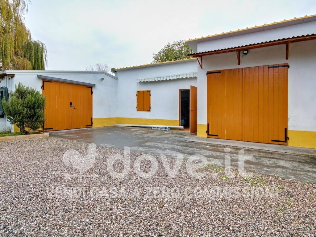 Villa a Argenta in Via Nazionale, 87 - Foto 2