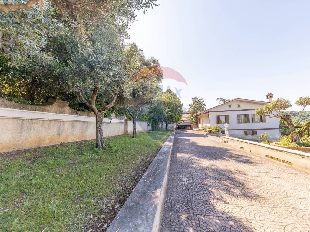 Villa a Gallicano nel lazio in VIA MALVASIA, 5 - Foto 3