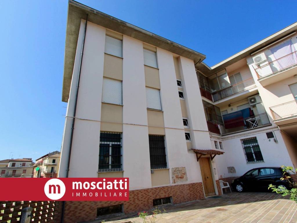 Appartamento a Castelraimondo in Via XX Settembre, 12 - Foto 2