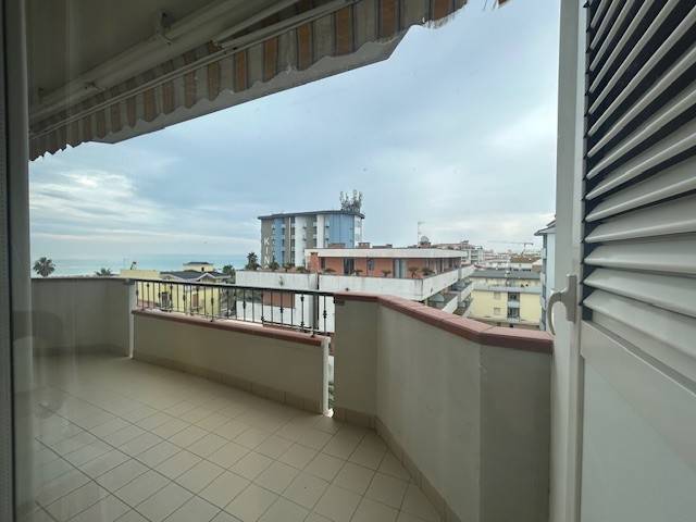 Appartamento a Alba adriatica in Via Pompeo - Foto 5