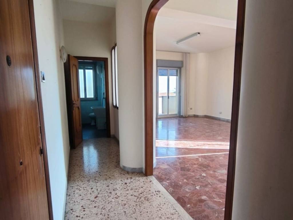 Appartamento a Caltanissetta in Via Federico De Roberto, 79 - Foto 3