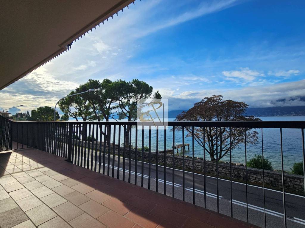 Appartamento a Torri del benaco in Via Pai di Sotto, 86 - Foto 2