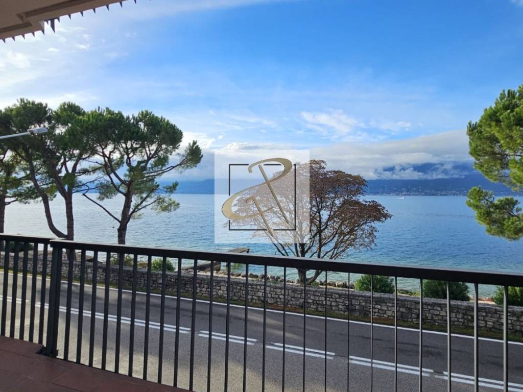 Appartamento a Torri del benaco in Via Pai di Sotto, 86 - Foto 3