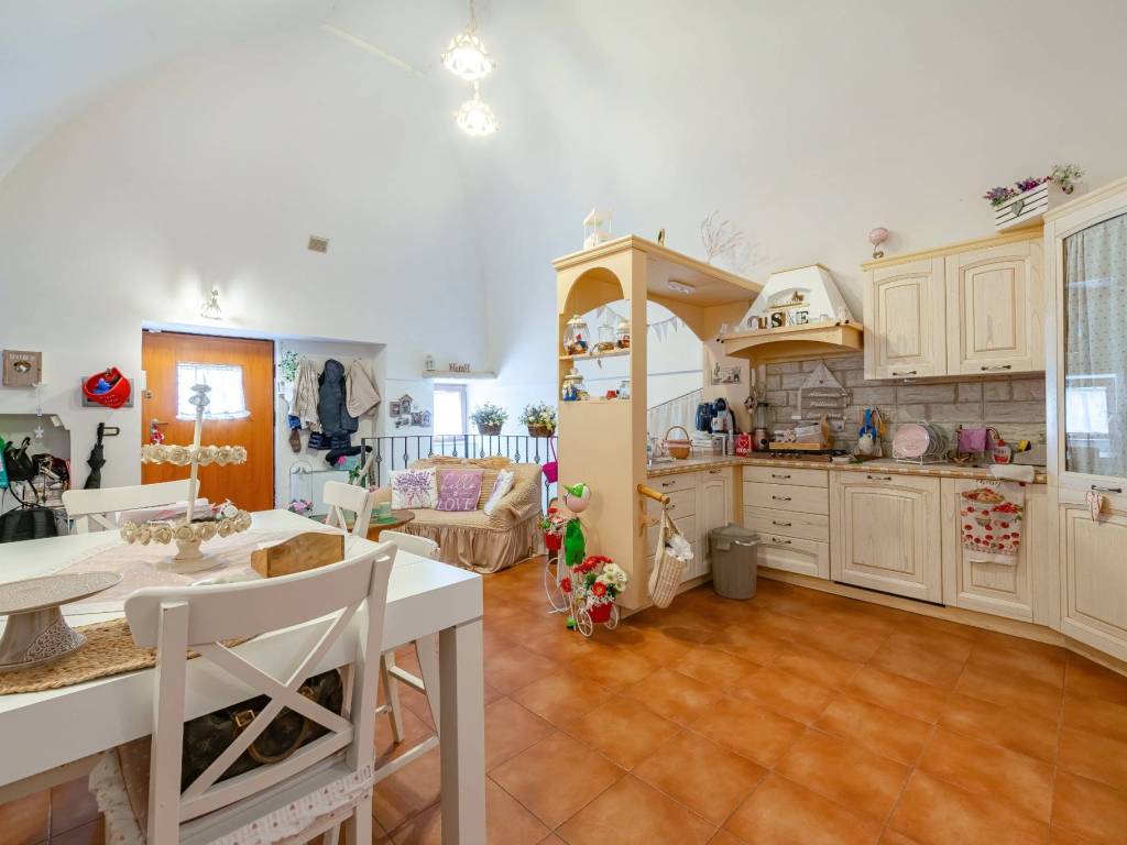 Casa indipendente a Adelfia in Via Padre Francesco Buono - Foto 3