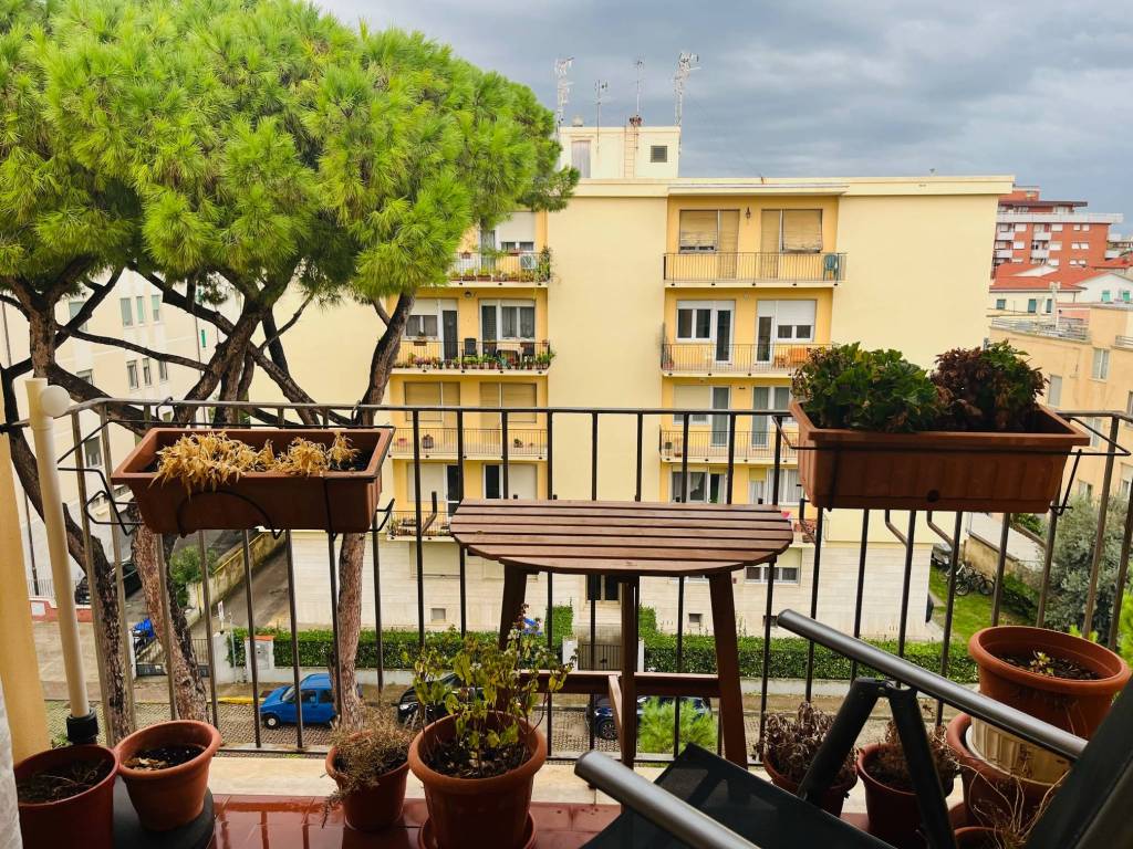 Appartamento a Livorno in Viale dei Pini - Foto 5