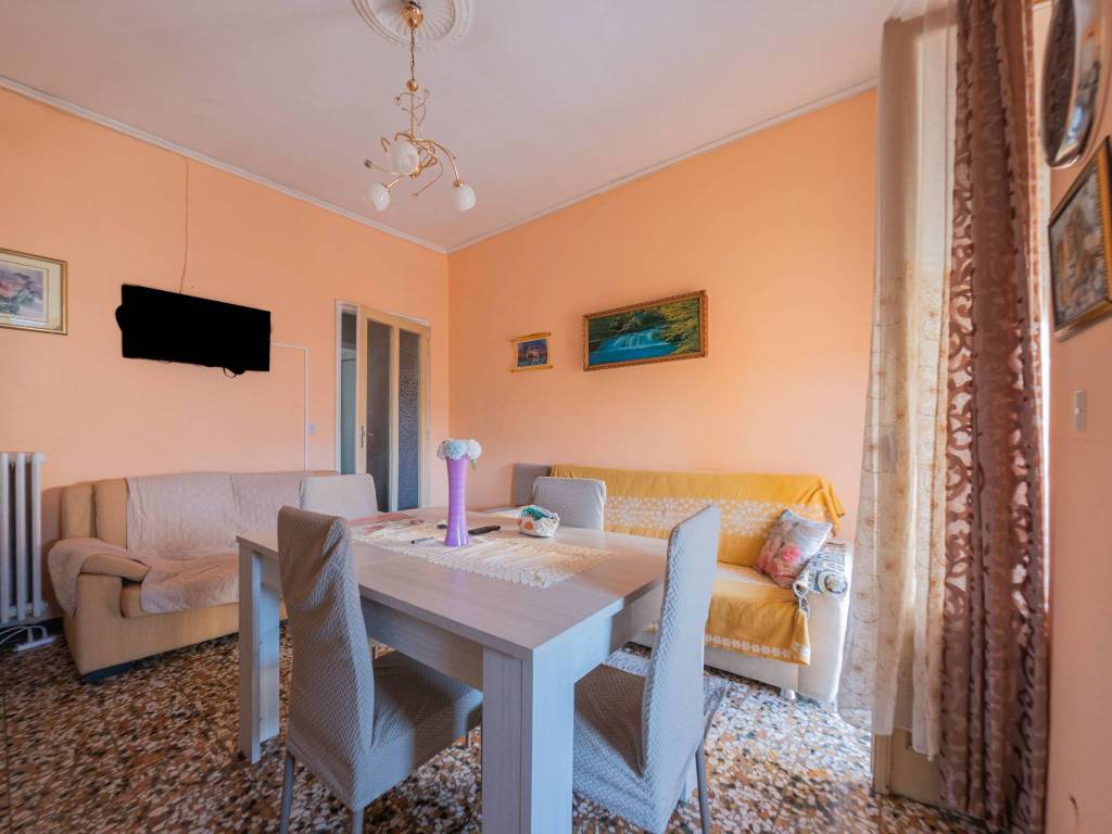 Appartamento a Asti in Via Zara - Foto 4