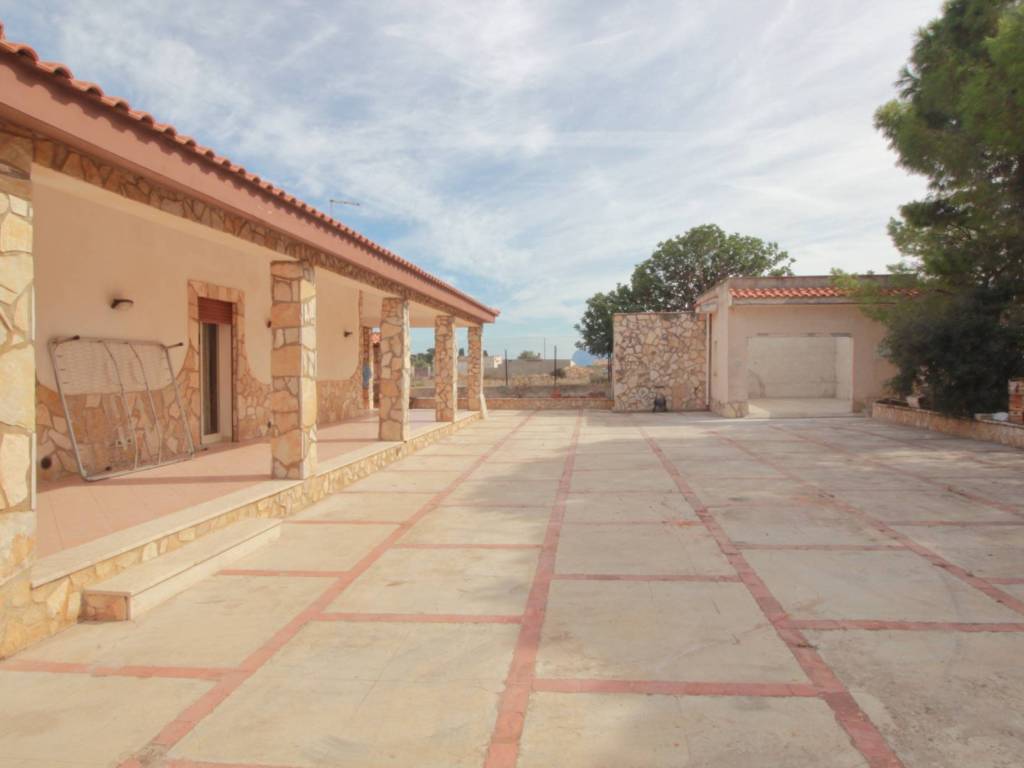 Villa a Cinisi in Via Fondo Orsa - Foto 2