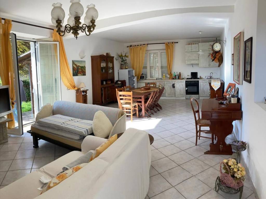 Villa a Rocca priora in Via Arno - Foto 2