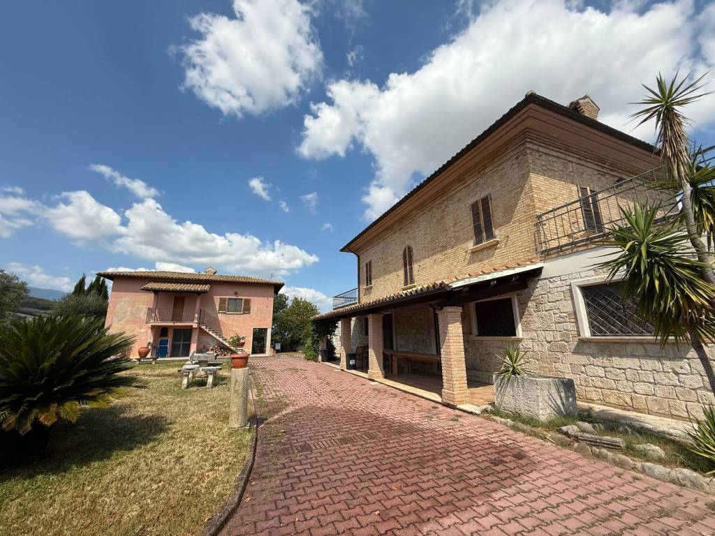 Rustico / casale a Ancarano - Foto 2