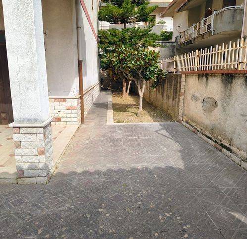 Villa a Carini in Via Rosolino Pilo - Foto 3