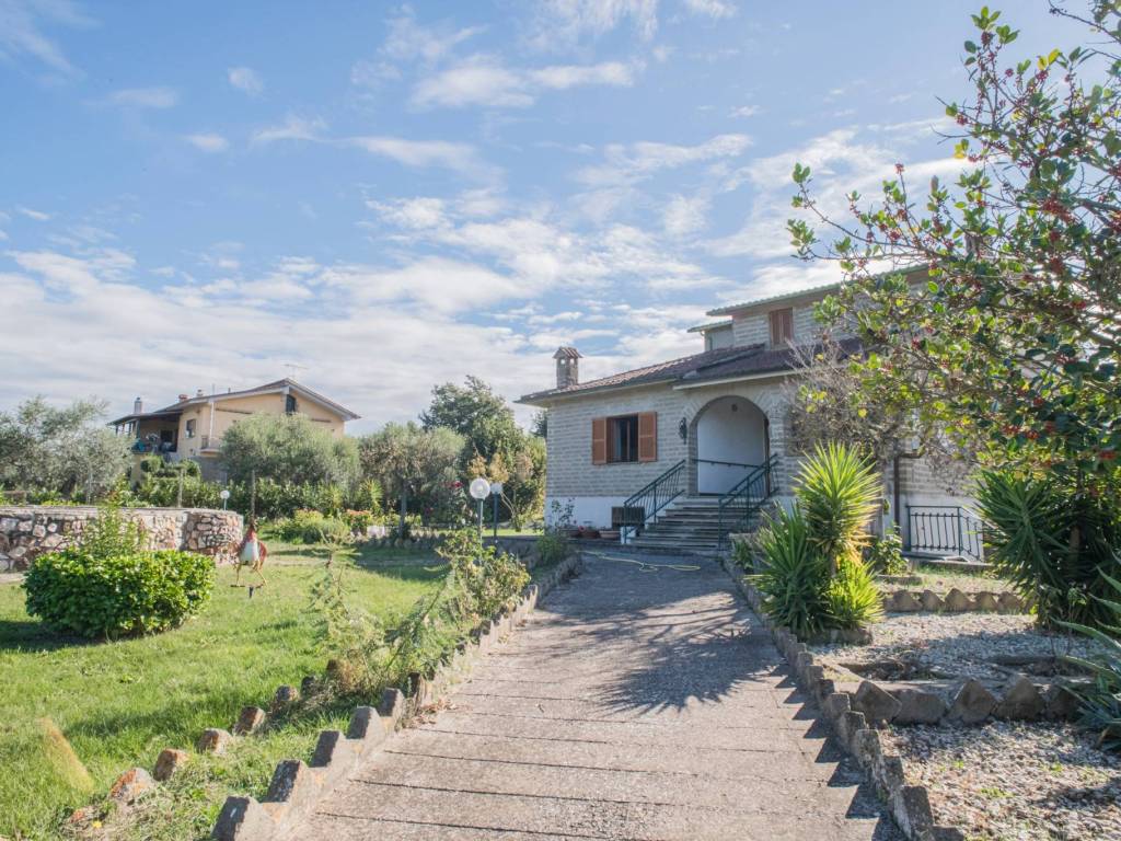 Villa a Canale monterano in Via Prati Lunghi - Foto 2