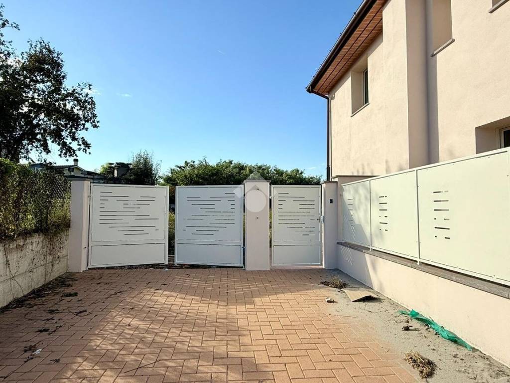 Villetta a schiera a Quarrata in Via Luigi Einaudi, 1 - Foto 3