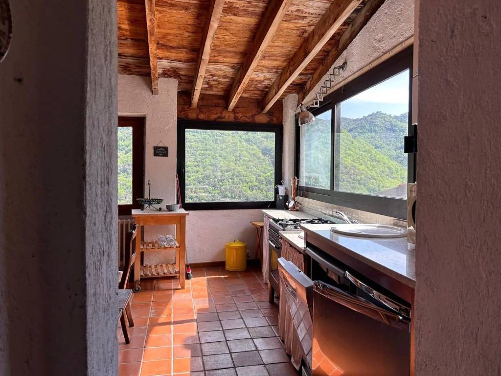 Appartamento a Apricale in Via Martiri della Liberta, 124 - Foto 2