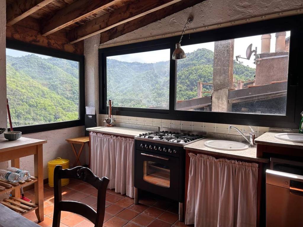 Appartamento a Apricale in Via Martiri della Liberta, 124 - Foto 4