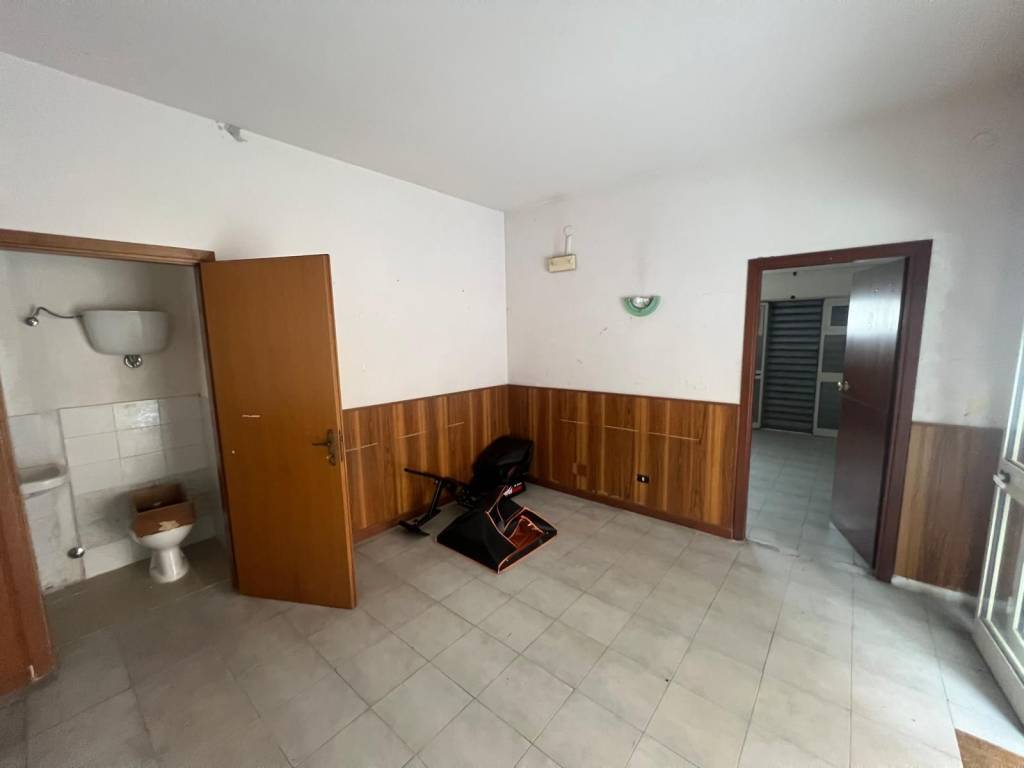 Immobile a Lamezia terme in Viale 1 Maggio - Foto 4