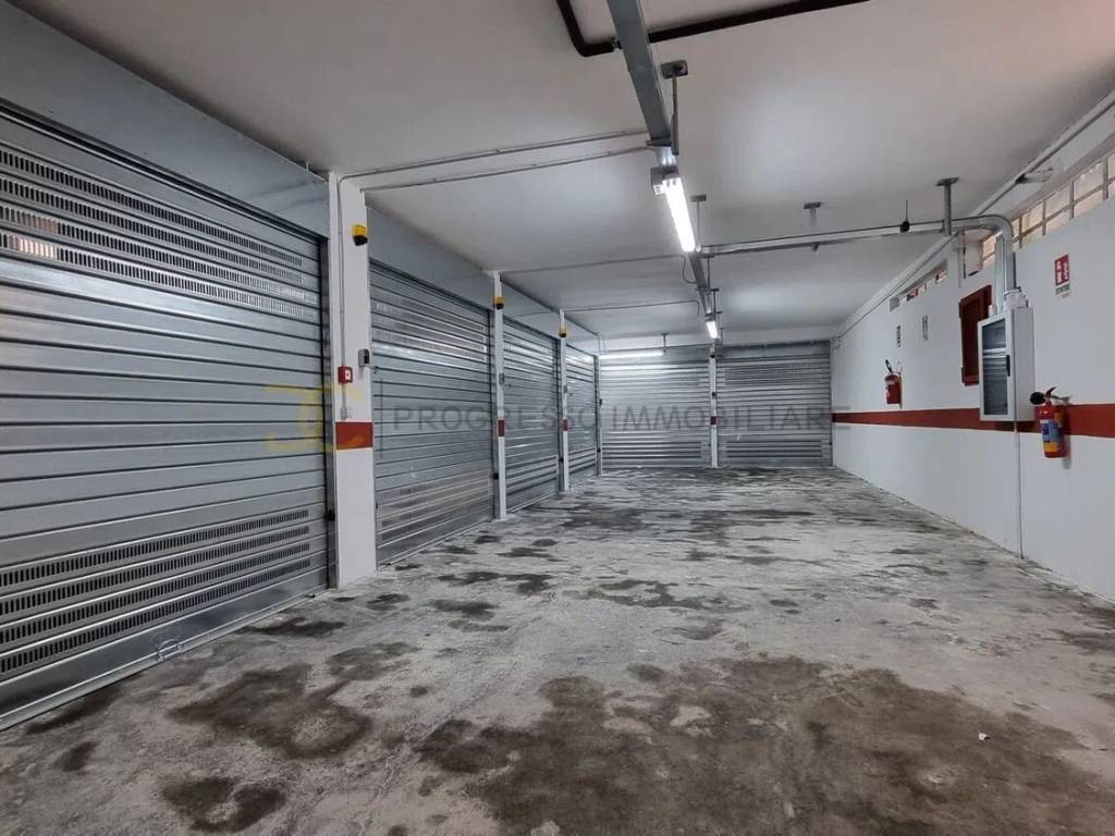 Box / garage a Portici in Viale Camaggio Iii Traversa, 3 - Foto 4
