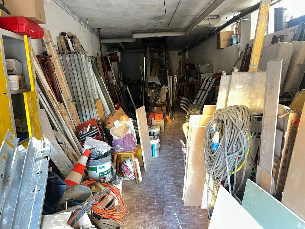 Box / garage a Verbania in Piazza Mercato, 1 - Foto 4