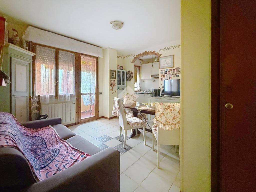 Appartamento a Collesalvetti in Via 8 Marzo, 53 - Foto 2