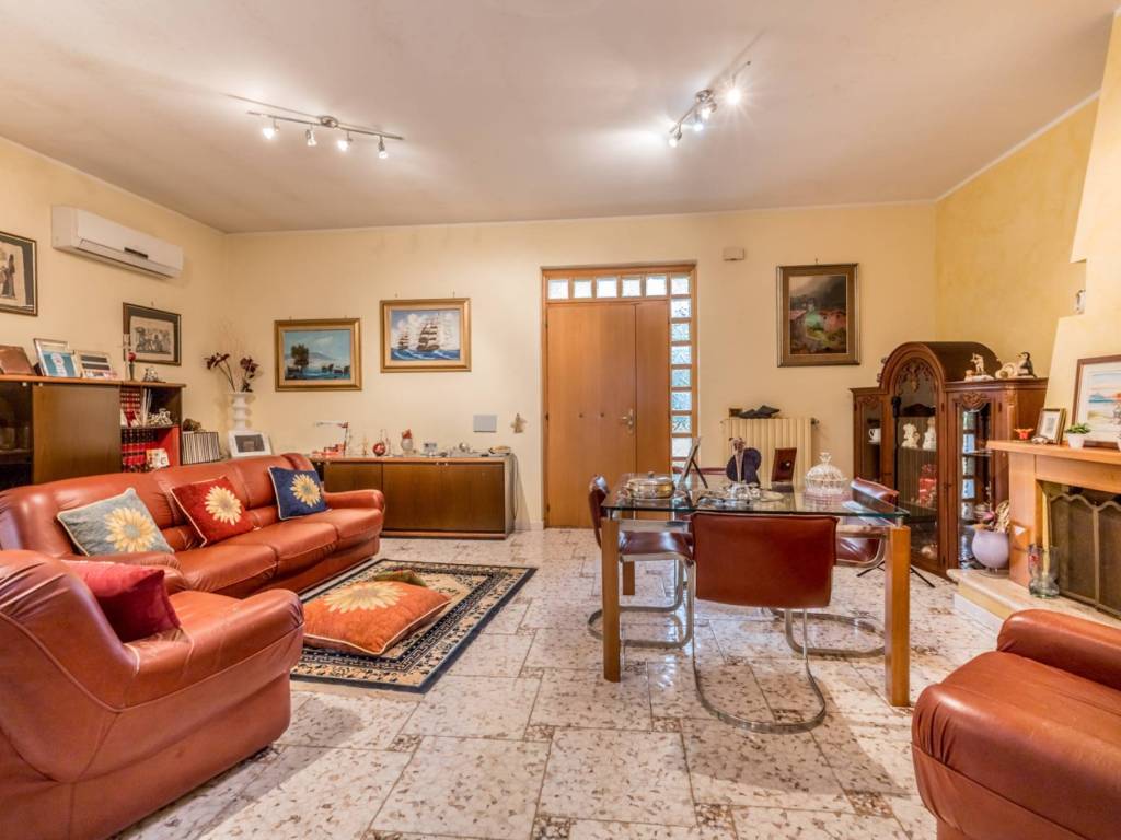 Villa a Sezze in Via Migliara 46 - Foto 2