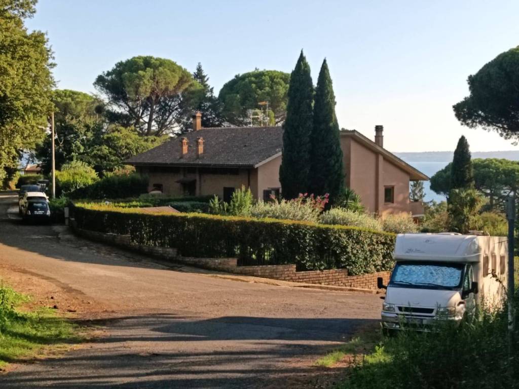 Villa a Trevignano romano in Via Parigi, 19 - Foto 3