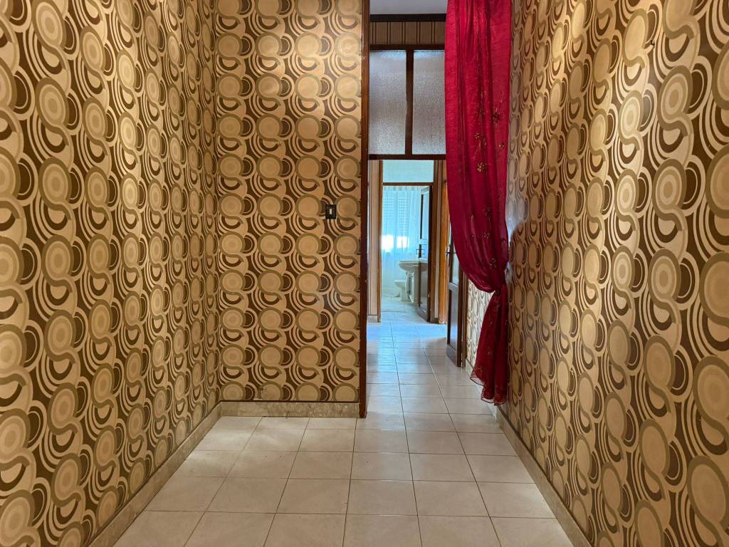 Appartamento a Caltanissetta in Viale Trieste, 29 - Foto 2