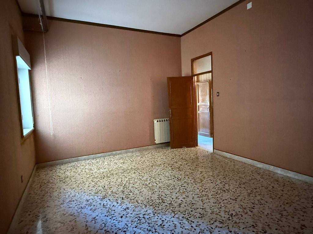 Appartamento a Caltanissetta in Viale Trieste, 29 - Foto 3
