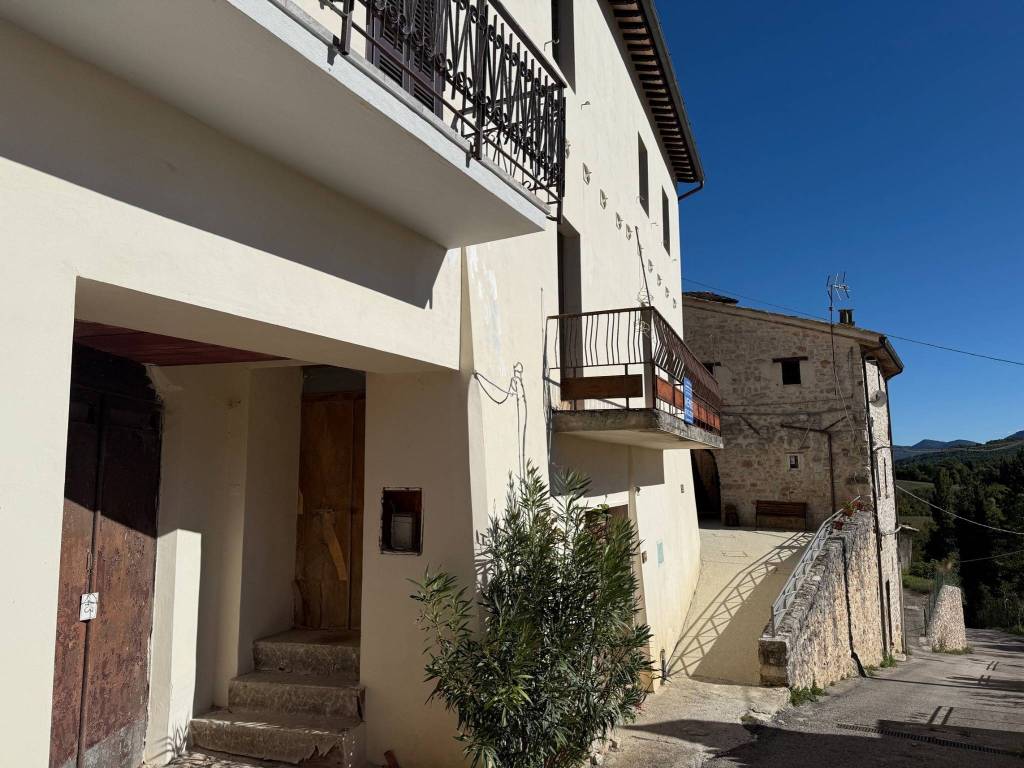 Appartamento a Sellano in Località Piaggia - Foto 2