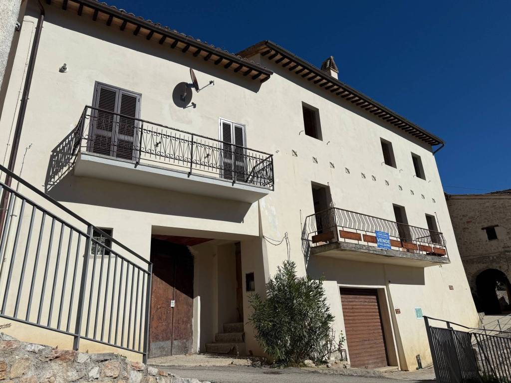 Appartamento a Sellano in Località Piaggia - Foto 3