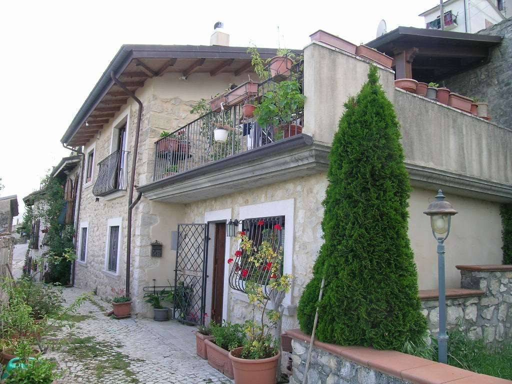 Villa a Scontrone in Via del Commercio, 7 - Foto 2