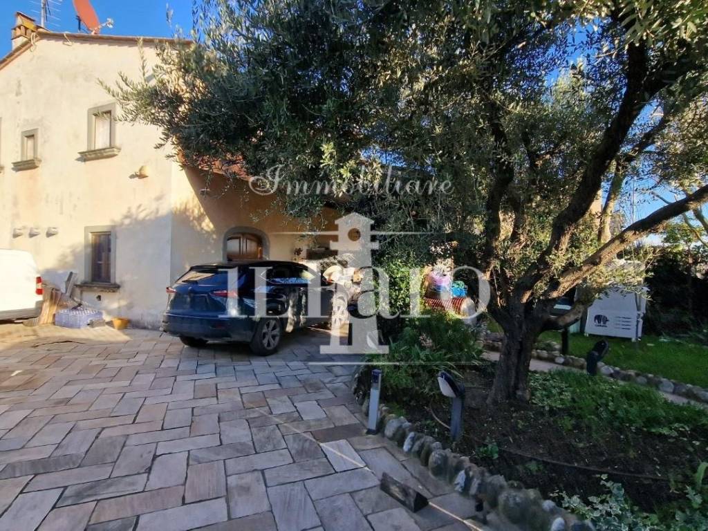Casa indipendente a Campi bisenzio in Via S. Paolo, , 50013 - Foto 3