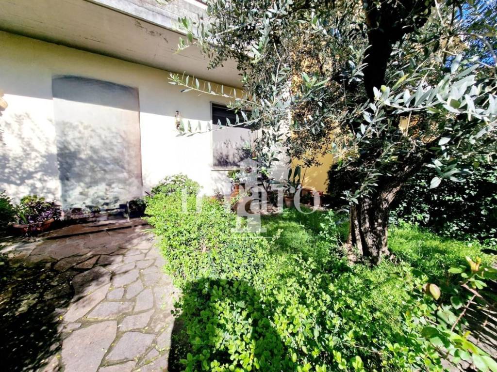 Casa indipendente a Campi bisenzio in Via Enrico Fermi, , 50013 - Foto 4