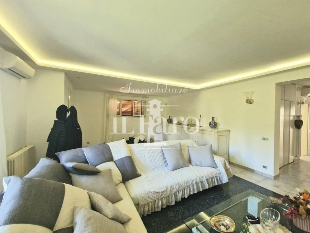 Casa indipendente a Campi bisenzio in Via B. Buozzi - Foto 2
