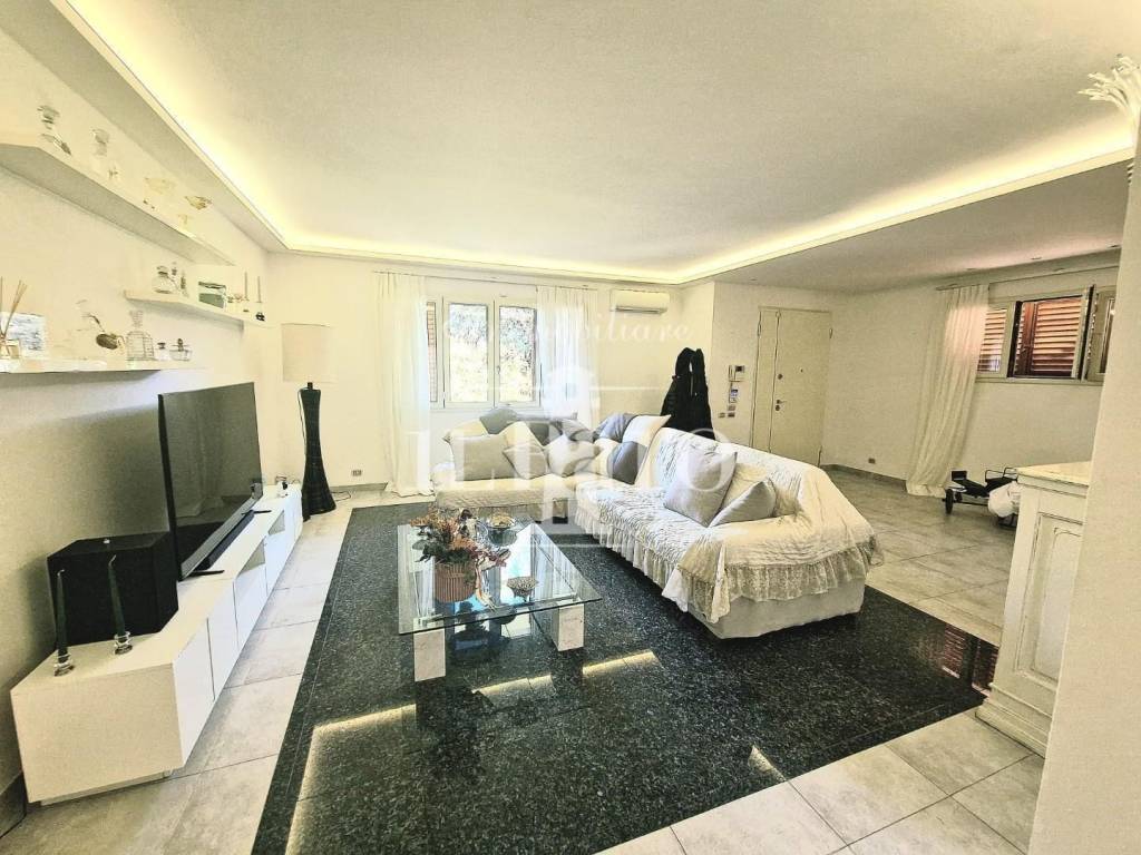 Casa indipendente a Campi bisenzio in Via B. Buozzi - Foto 3