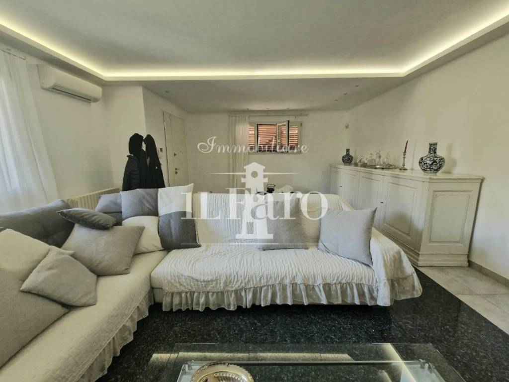 Casa indipendente a Campi bisenzio in Via B. Buozzi - Foto 4