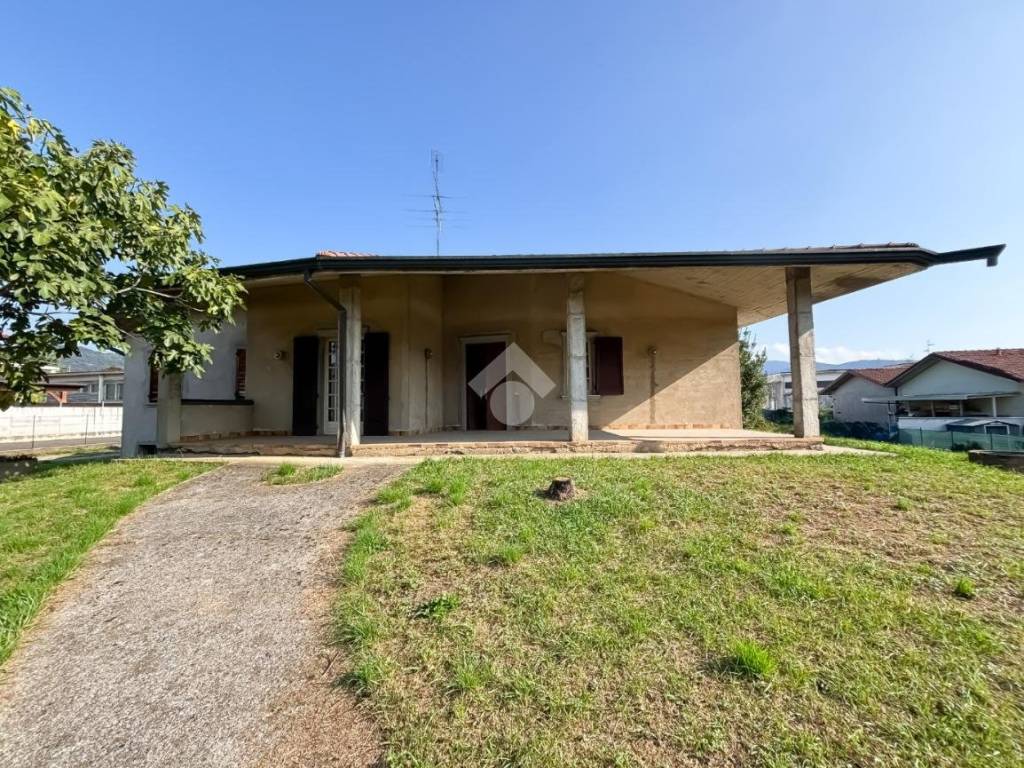 Villa a Passirano in Via Bettole, 90 - Foto 2