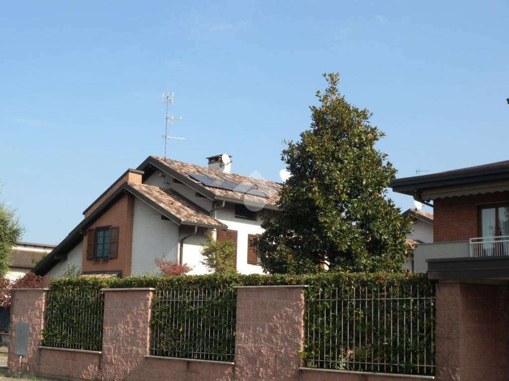 Villa a Origgio in Via Alessandro volta, 60 - Foto 5