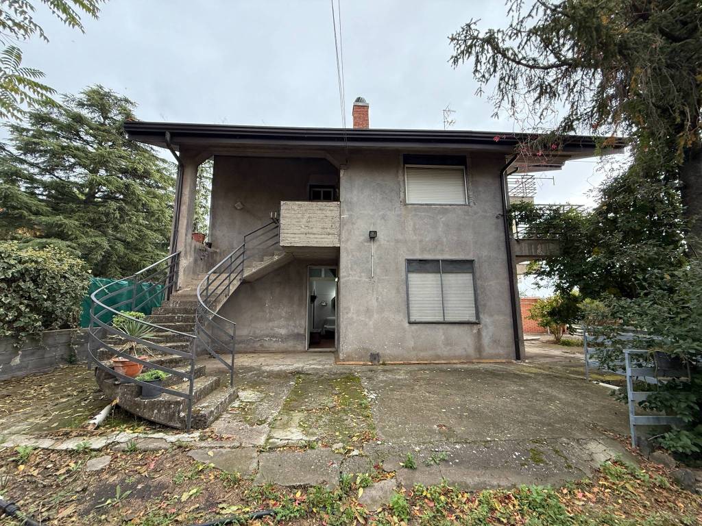 Villa a Ragalna in Via Ugo Foscolo 10 - Foto 2