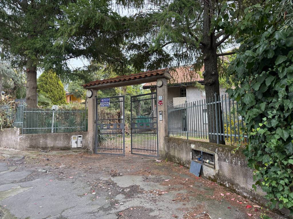 Villa a Ragalna in Via Ugo Foscolo 10 - Foto 3