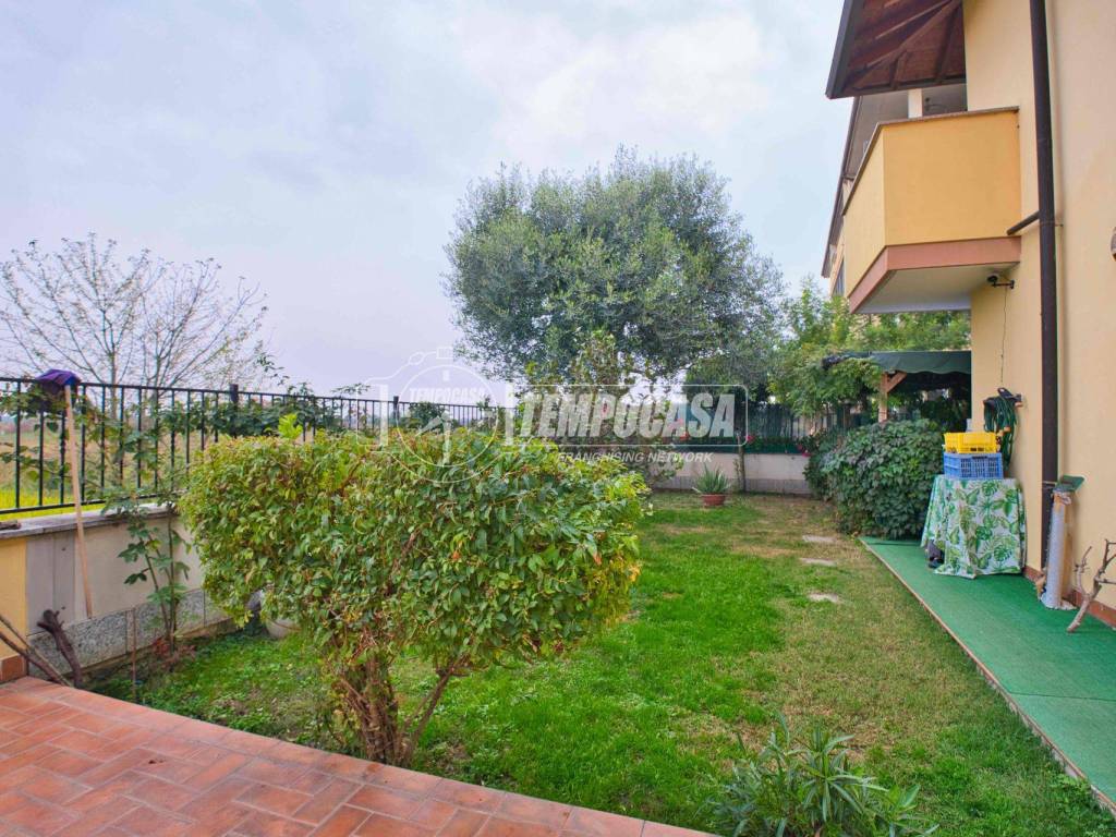 Appartamento a Trecate in Via Dott. G. Perone - Foto 2